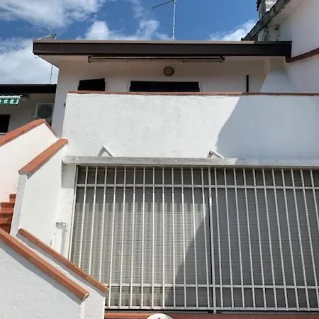 4 Posti Con Piscina Balcone E Bbq شقة ليدو دي سكاشي