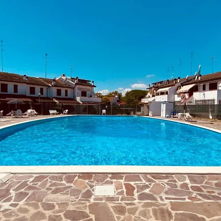 4 Posti Con Piscina Balcone E Bbq